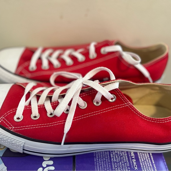 Converse Red All Stars. UNISEX; M-12/W-14; excellent condition. - Picture 6 of 6
